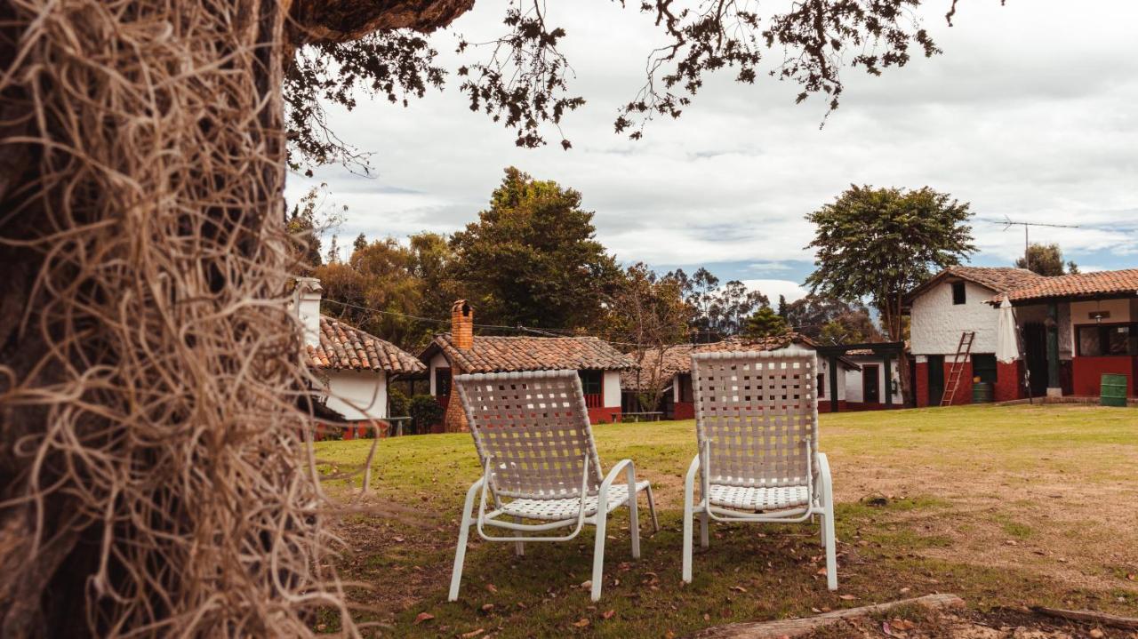 Hotel Y Centro De Convenciones Pueblito De Yerbabuena Paraiso Natural Chía Kültér fotó