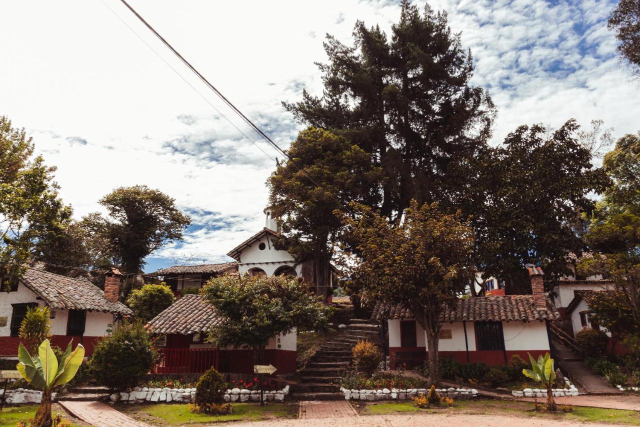 Hotel Y Centro De Convenciones Pueblito De Yerbabuena Paraiso Natural Chía Kültér fotó