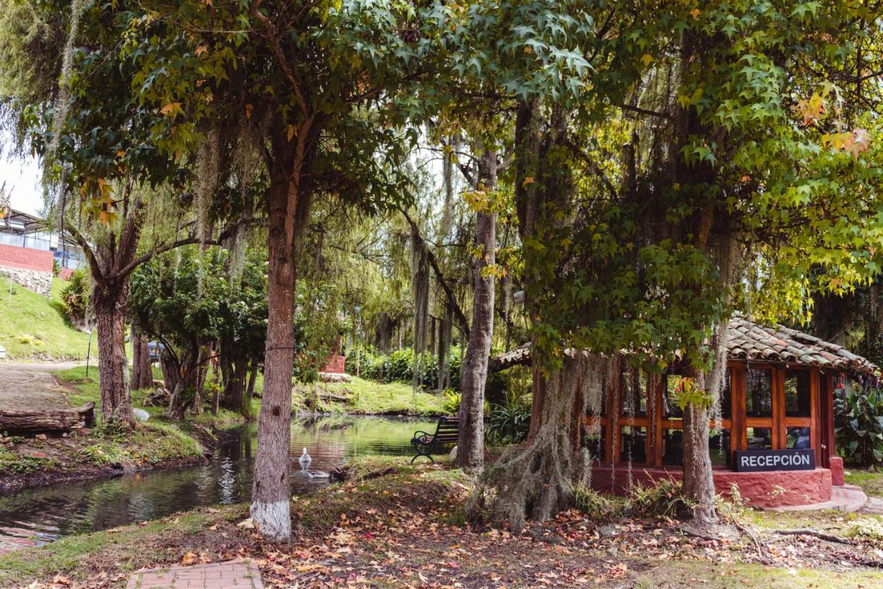 Hotel Y Centro De Convenciones Pueblito De Yerbabuena Paraiso Natural Chía Kültér fotó