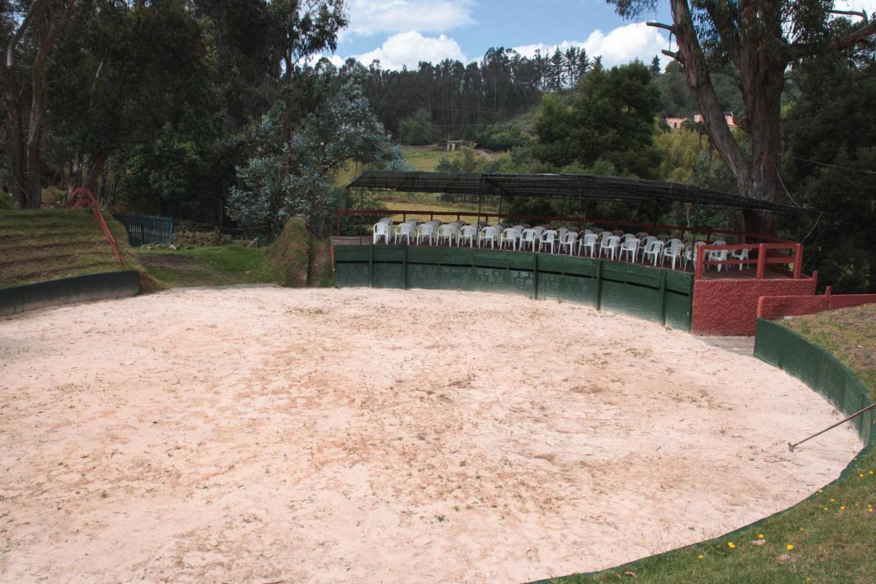 Hotel Y Centro De Convenciones Pueblito De Yerbabuena Paraiso Natural Chía Kültér fotó